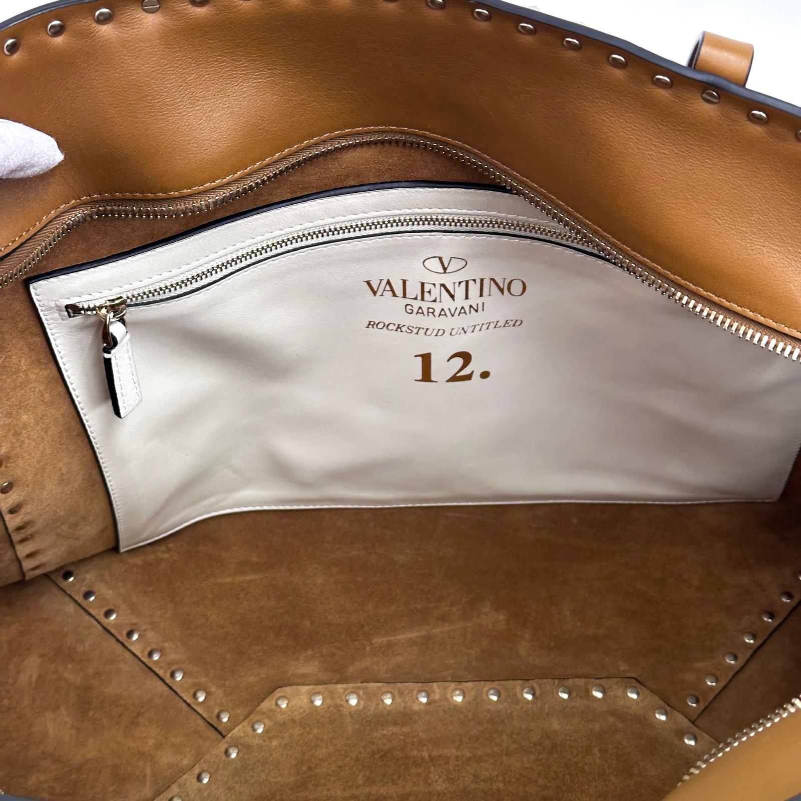 Valentino Rockstud Shopping Bag in Pelle Biscotto con Borchie
