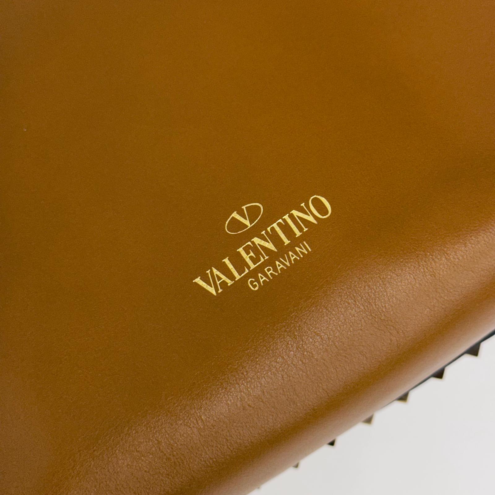 Valentino Rockstud Shopping Bag in Pelle Biscotto con Borchie