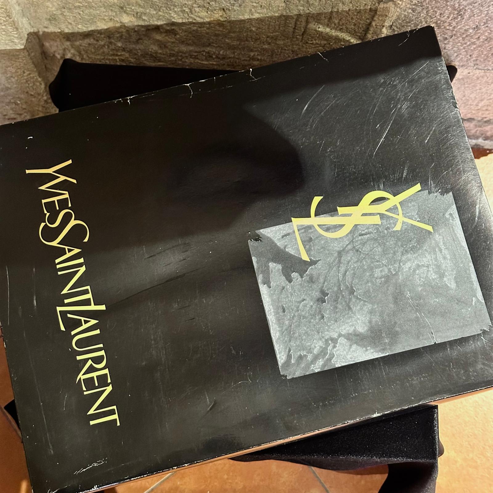 Yves Saint Laurent Set da Bagno Tappeto/2 Asciugamani ospiti/1 Asciugamano Viso