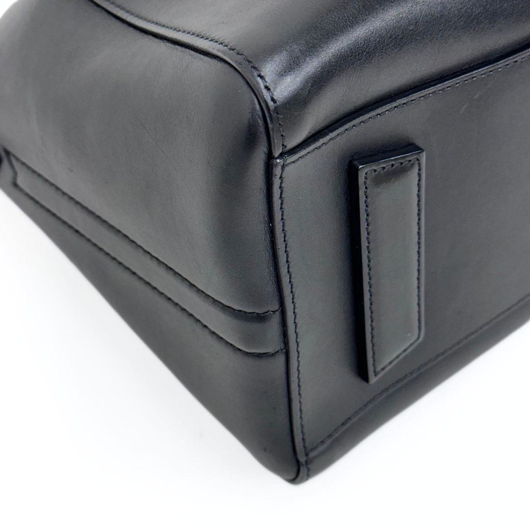 Givenchy borsa a spalla Antigona piccola in pelle nera