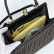 Borsa Fendi a mano con tracolla in tela Zucca