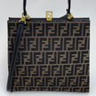 Borsa Fendi a mano con tracolla in tela Zucca