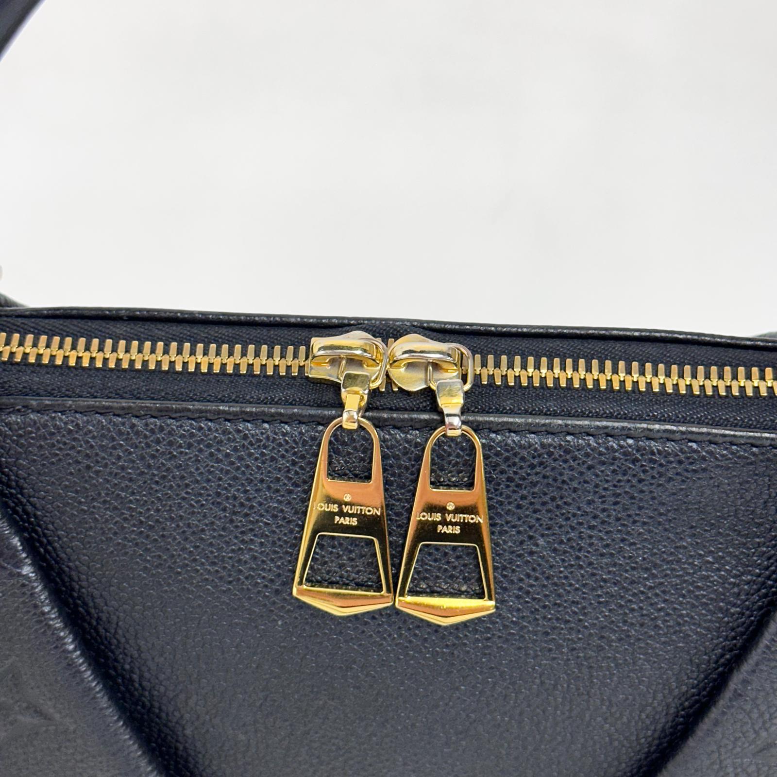 Borsa Louis Vuitton V Tote BB in pelle Monogram Empreinte nera