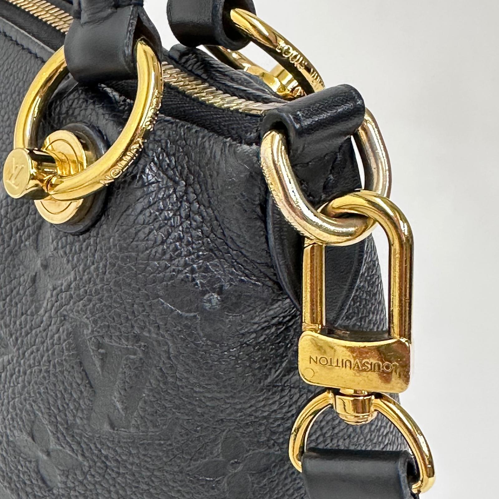 Borsa Louis Vuitton V Tote BB in pelle Monogram Empreinte nera