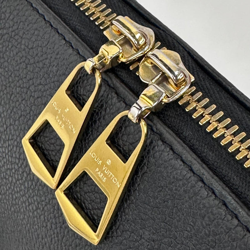 Borsa Louis Vuitton V Tote BB in pelle Monogram Empreinte nera