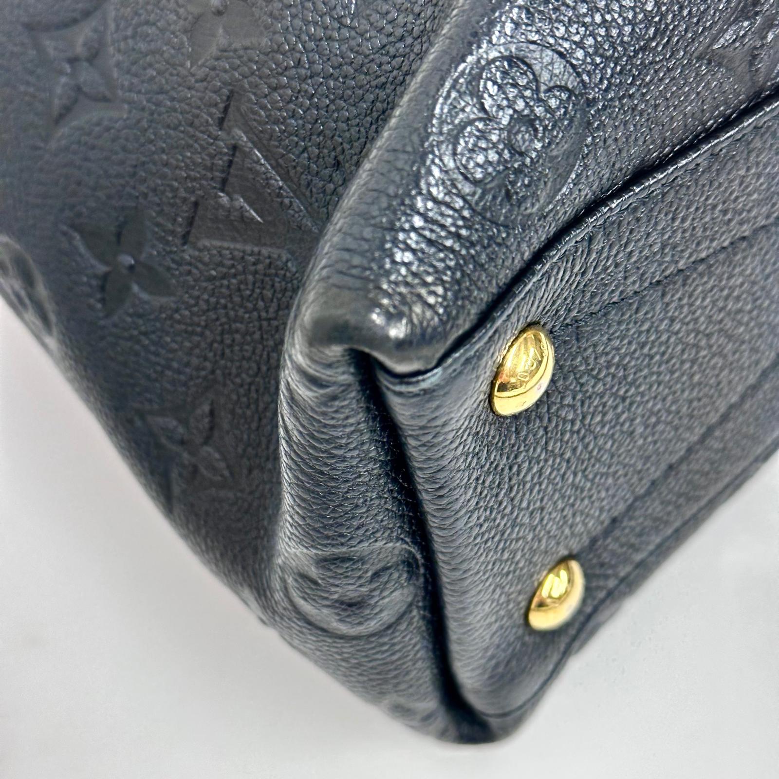 Borsa Louis Vuitton V Tote BB in pelle Monogram Empreinte nera