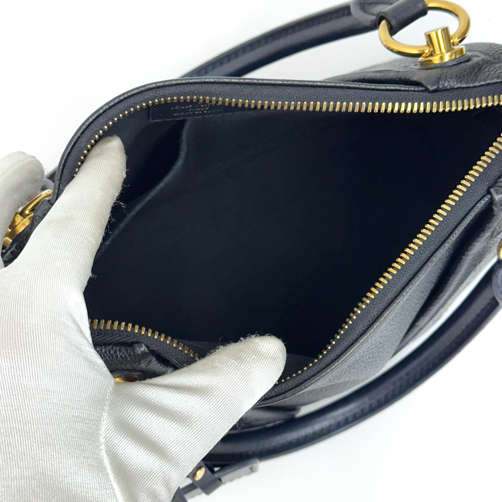 Borsa Louis Vuitton V Tote BB in pelle Monogram Empreinte nera