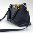 Borsa Louis Vuitton V Tote BB in pelle Monogram Empreinte nera