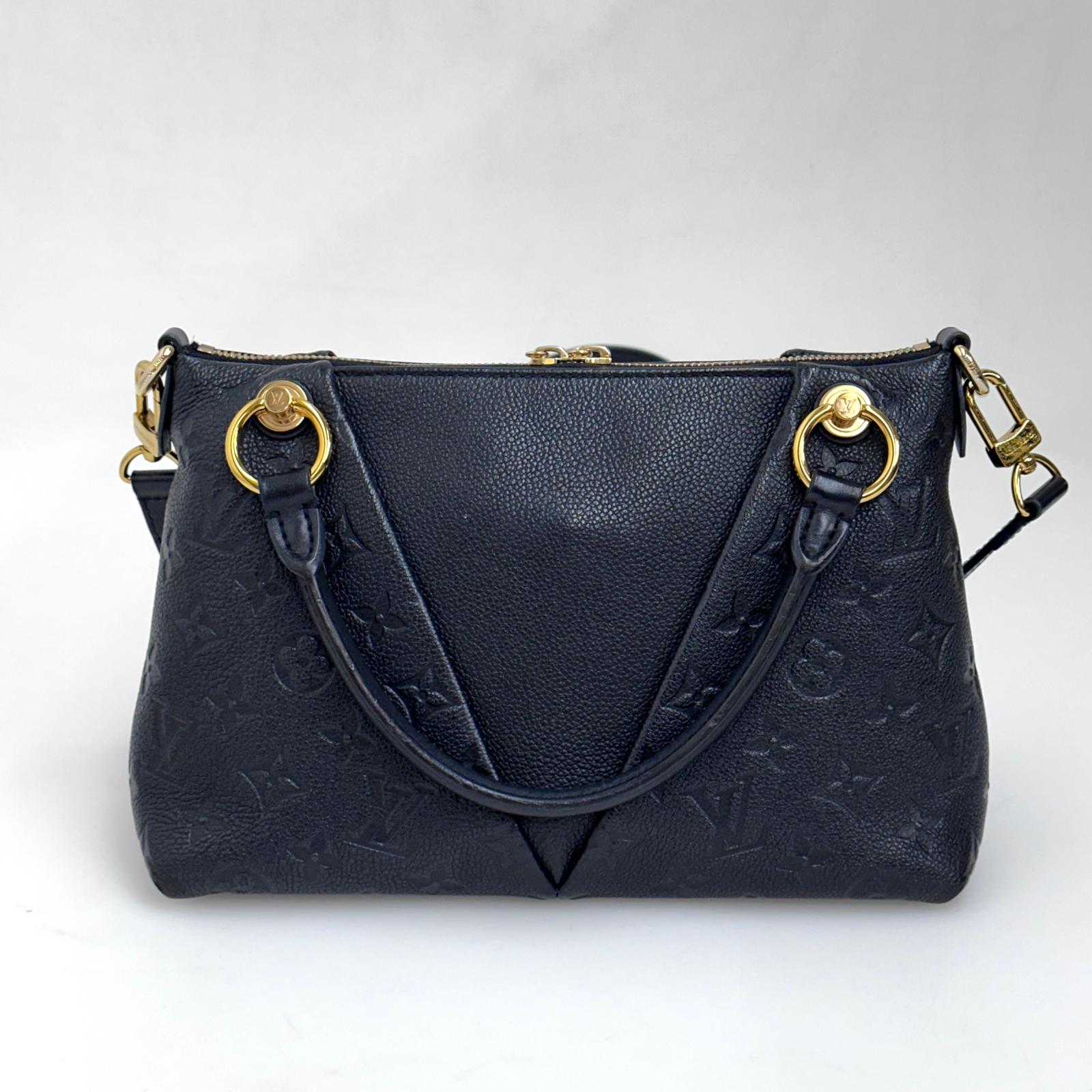 Borsa Louis Vuitton V Tote BB in pelle Monogram Empreinte nera