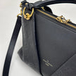 Borsa Louis Vuitton V Tote BB in pelle Monogram Empreinte nera