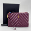Borsa Pochette Saint Laurent Cassandre Wristlet in Pelle Matelassé Bordeaux