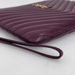 Borsa Pochette Saint Laurent Cassandre Wristlet in Pelle Matelassé Bordeaux