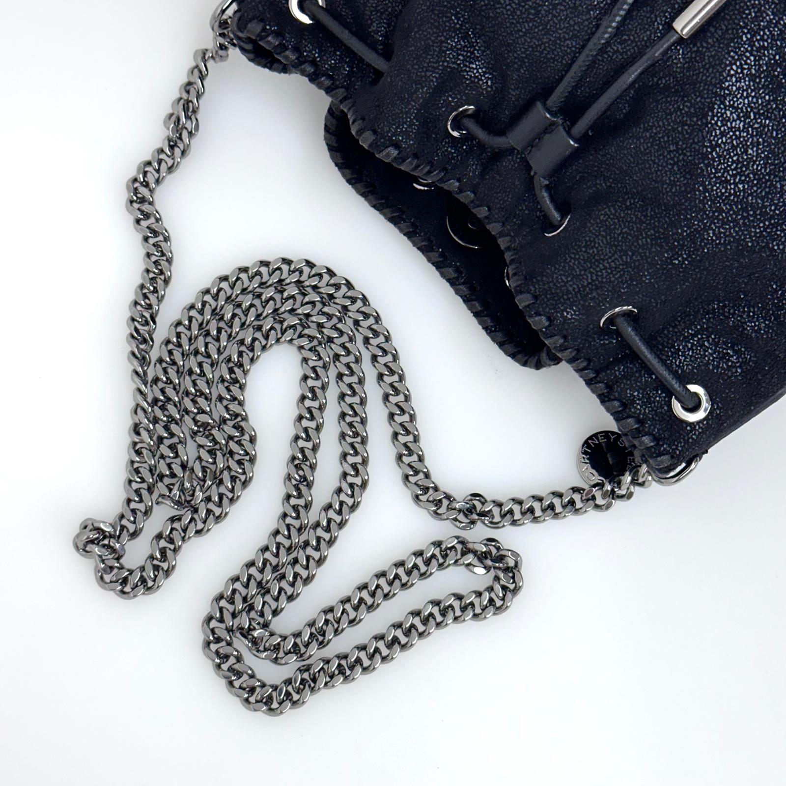 Borsa Stella McCartney Falabella Bucket Mini Shaggy Deer nera
