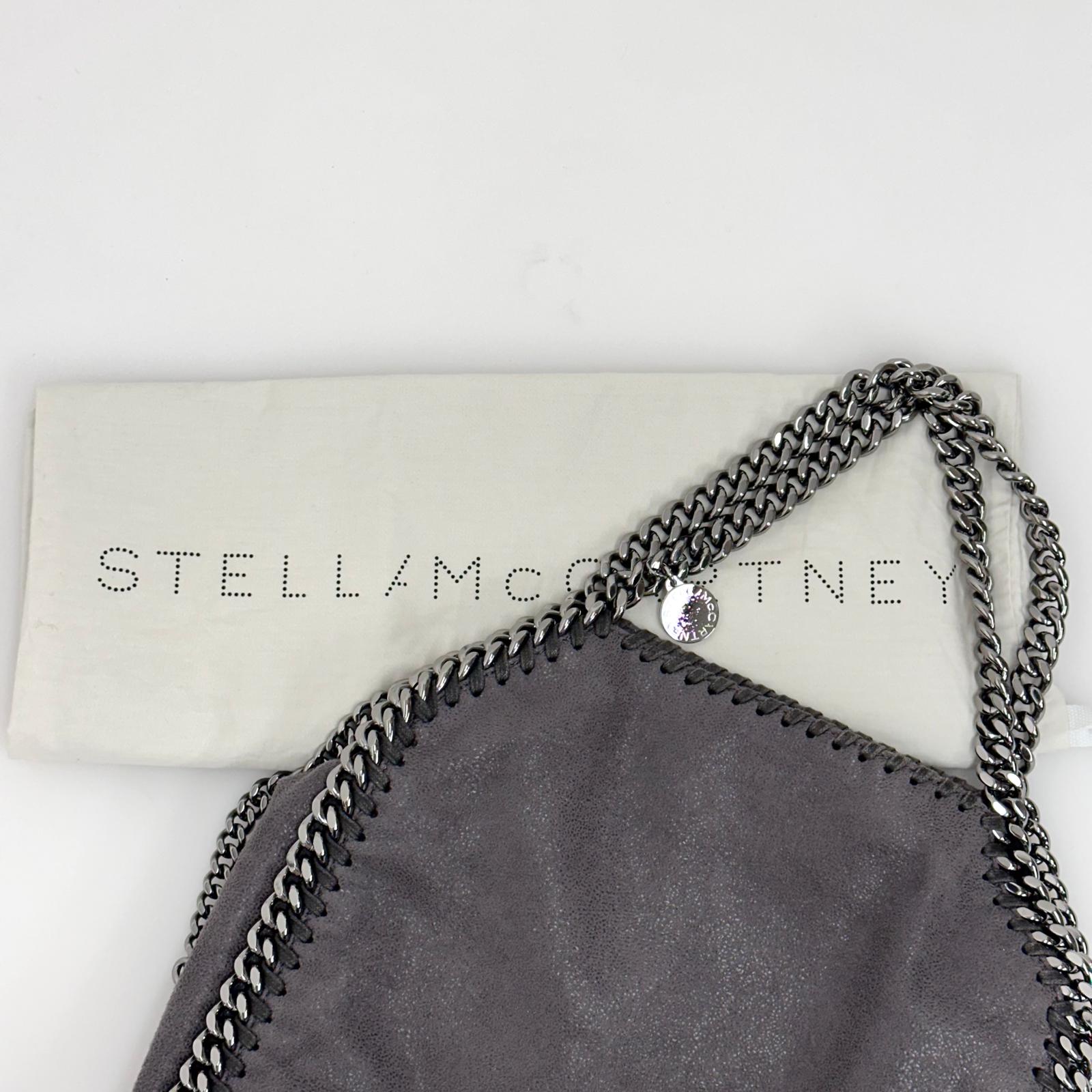 Borsa Stella McCartney a spalla Falabella Mini in eco suede grigia