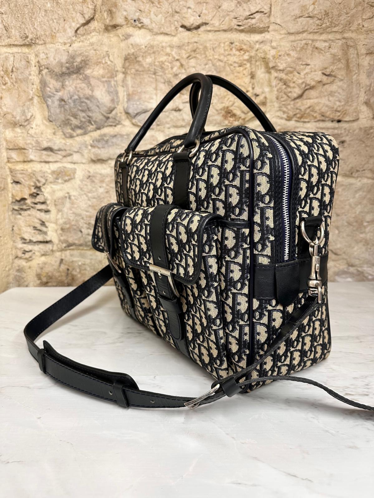 Borsa da viaggio Dior Oblique con doppia tasca e tracolla regolabile – fine anni ’90
