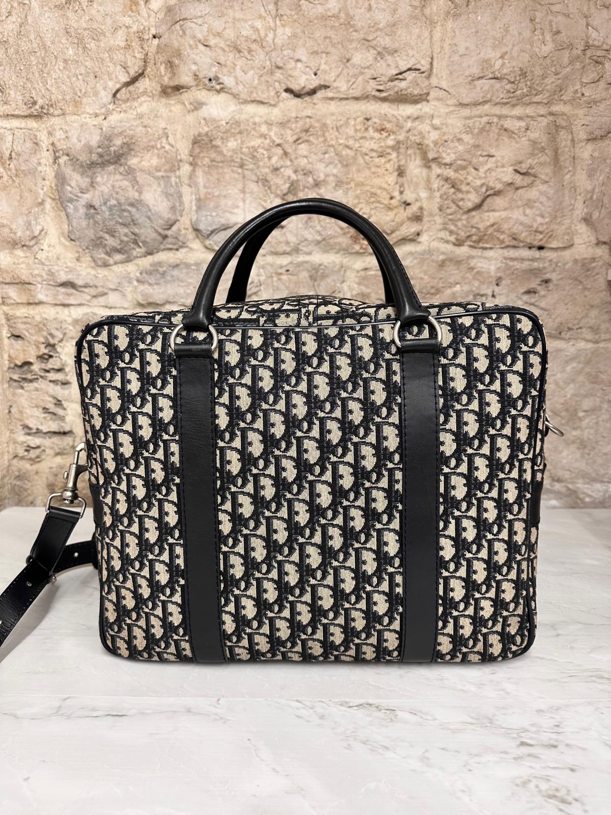 Borsa da viaggio Dior Oblique con doppia tasca e tracolla regolabile – fine anni ’90