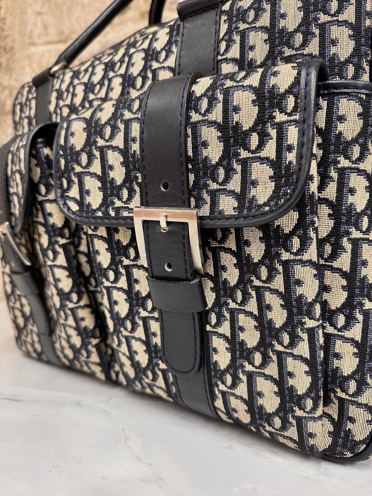 Borsa da viaggio Dior Oblique con doppia tasca e tracolla regolabile – fine anni ’90