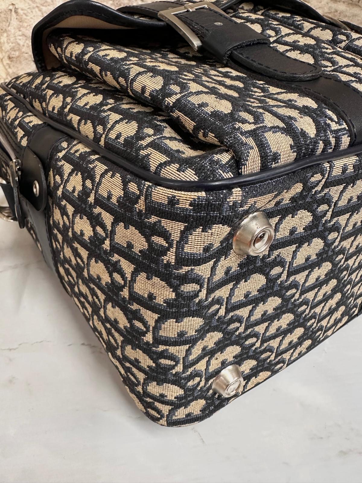 Borsa da viaggio Dior Oblique con doppia tasca e tracolla regolabile – fine anni ’90