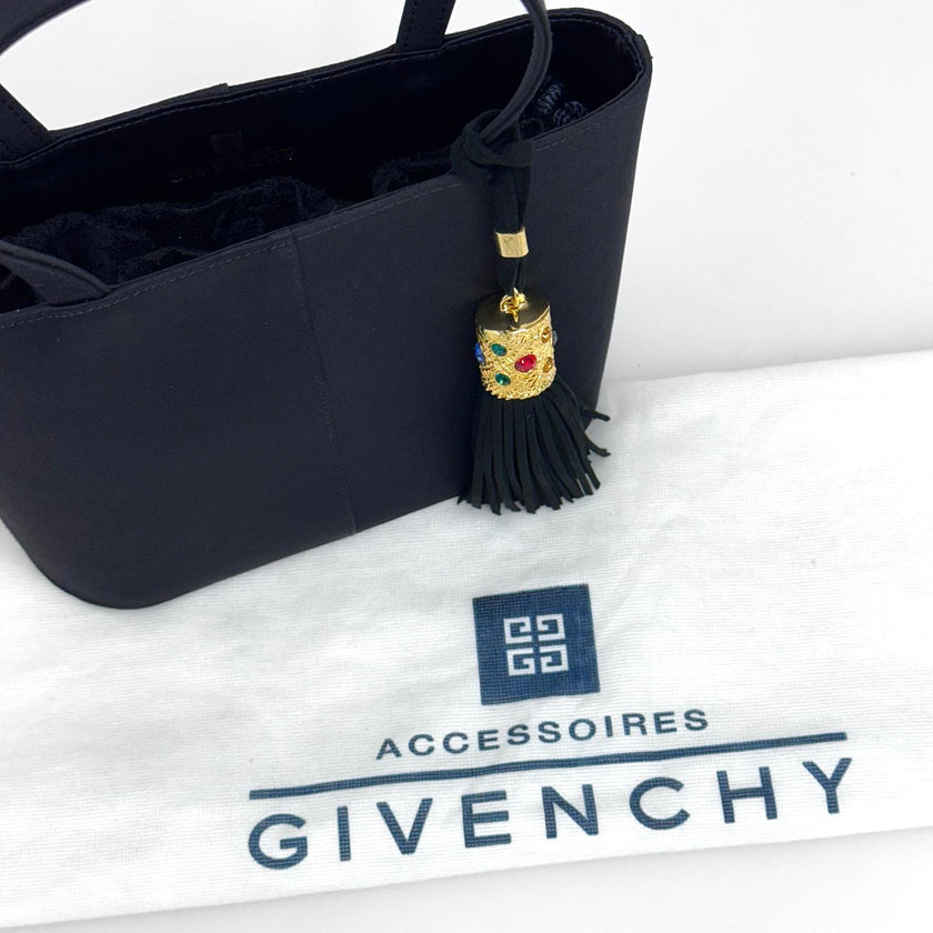 Borsa a mano Givenchy vintage in raso nero con pizzo e nappina gioiello