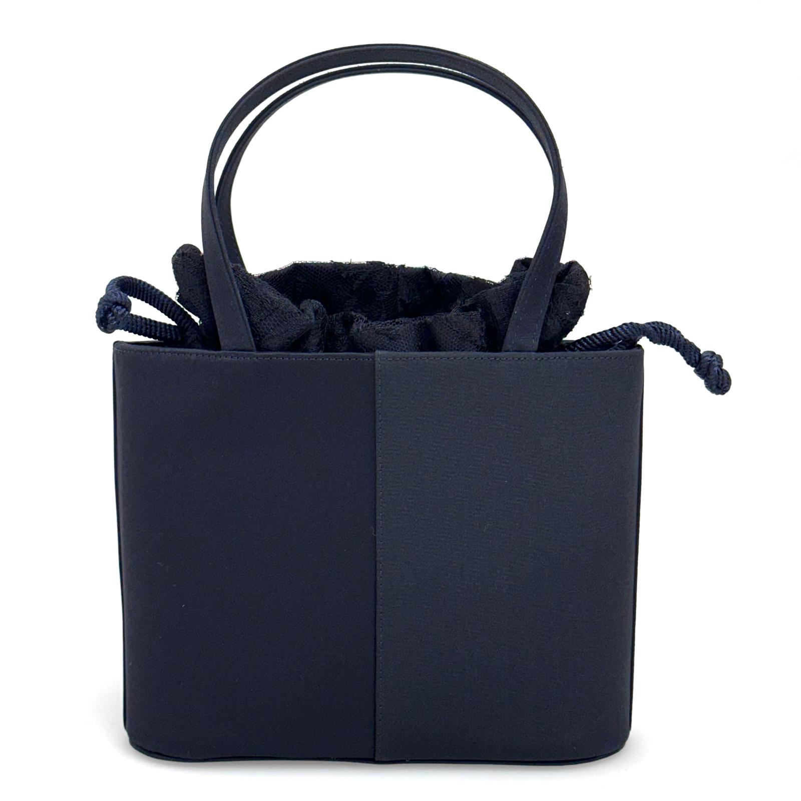 Borsa a mano Givenchy vintage in raso nero con pizzo e nappina gioiello