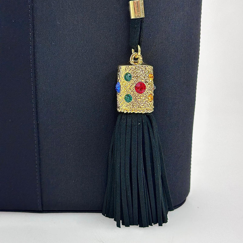 Borsa a mano Givenchy vintage in raso nero con pizzo e nappina gioiello