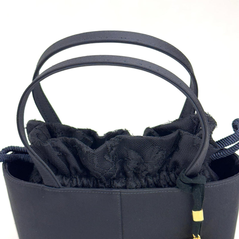 Borsa a mano Givenchy vintage in raso nero con pizzo e nappina gioiello