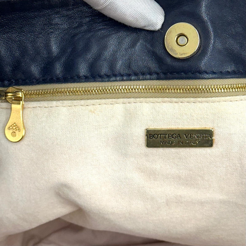 Bottega Veneta Borsa a due vie modello hobo in pelle intrecciata blu