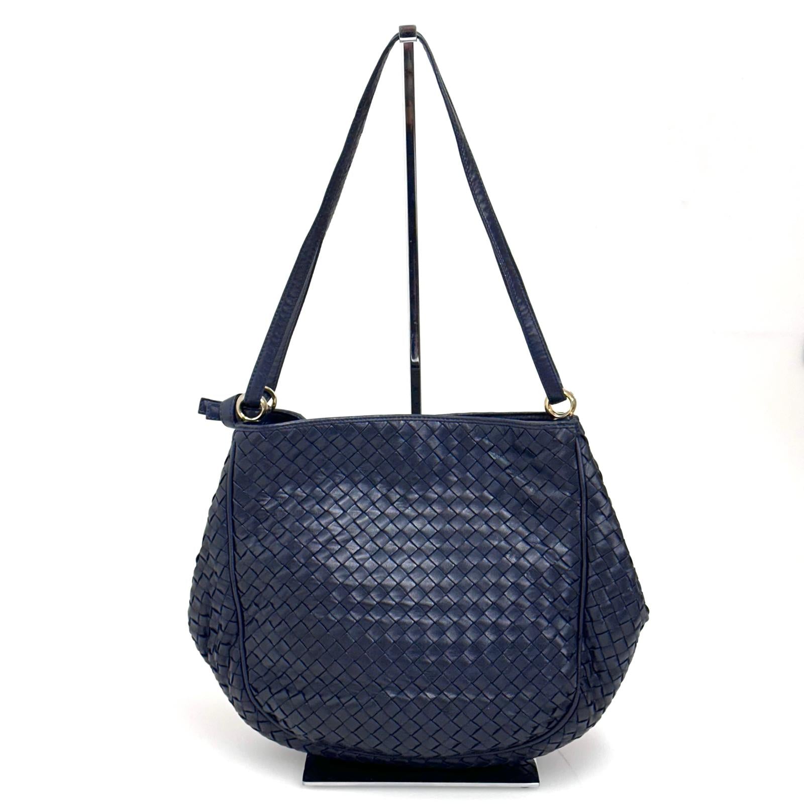 Bottega Veneta Borsa a due vie modello hobo in pelle intrecciata blu