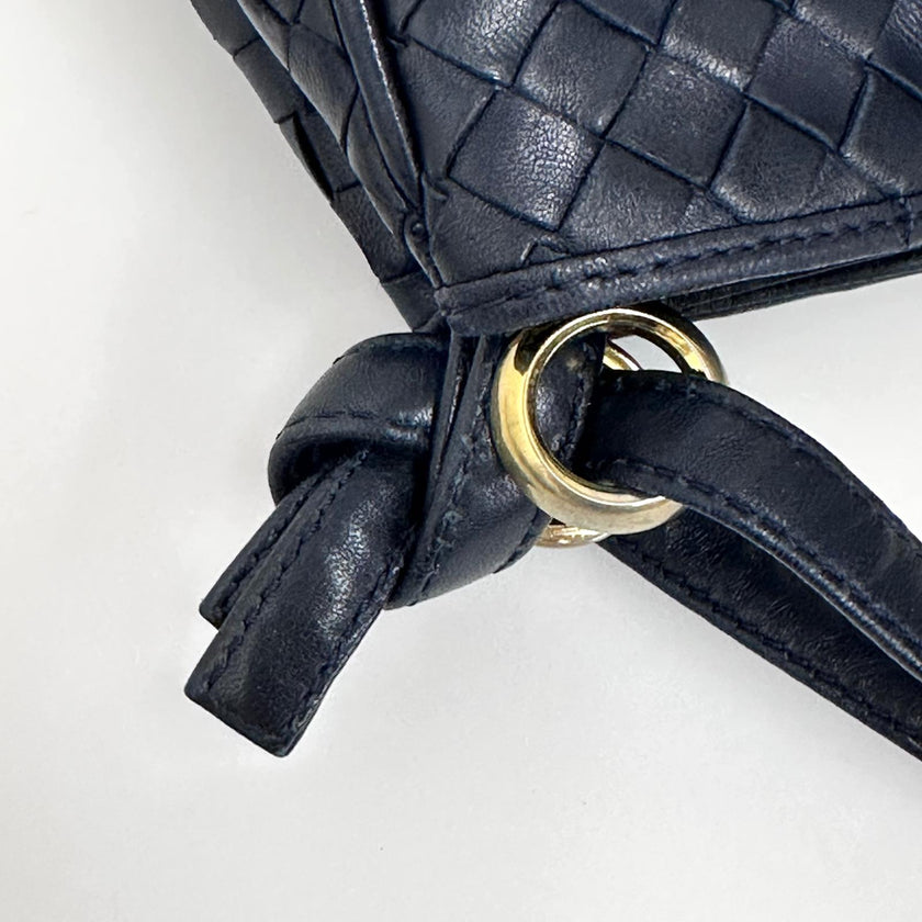 Bottega Veneta Borsa a due vie modello hobo in pelle intrecciata blu