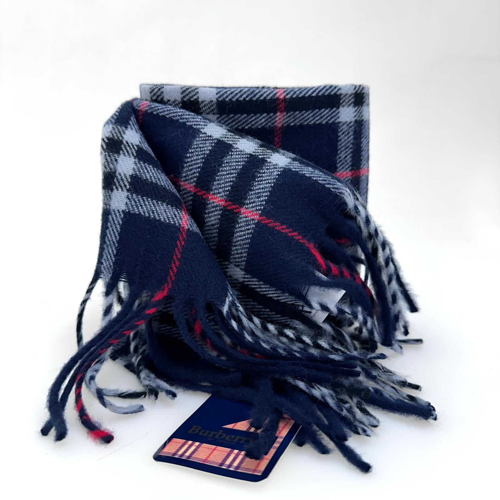 Burberry sciarpa in lana check blu con frange mai usata