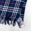 Burberry sciarpa in lana check blu con frange mai usata