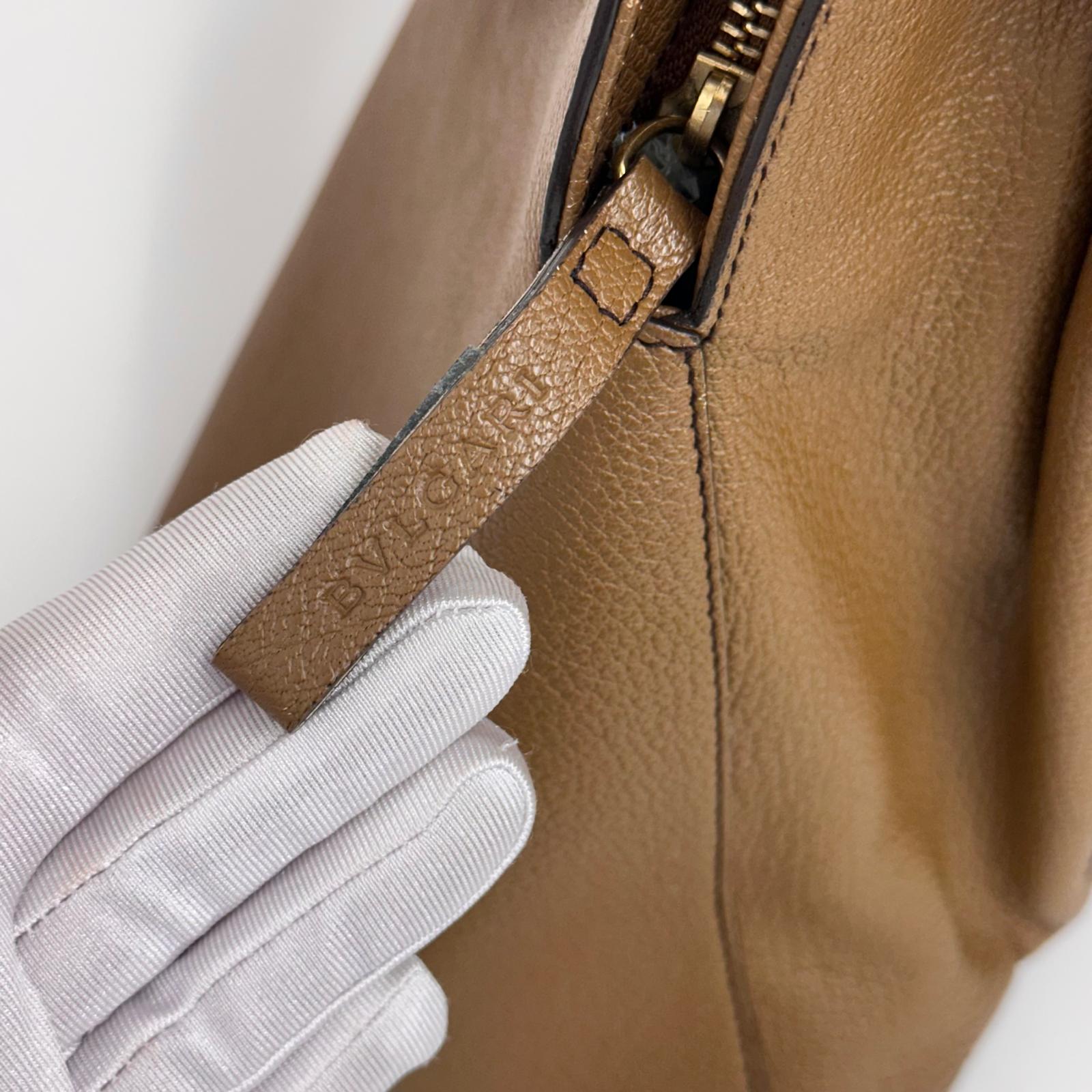 Bvlgari Borsa a mano in pelle martellata color biscotto