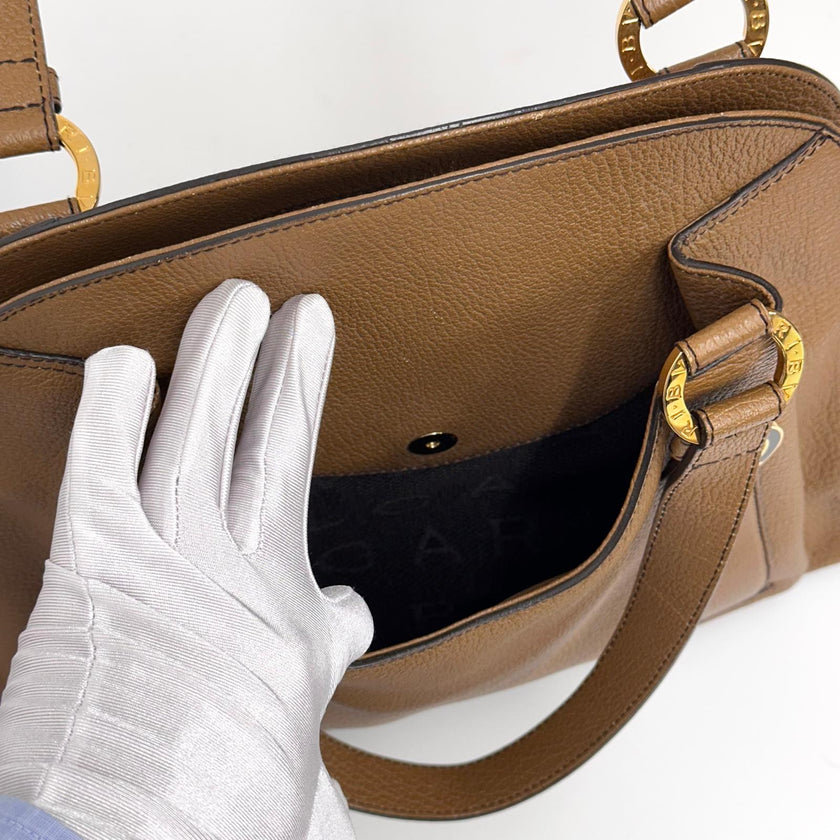 Bvlgari Borsa a mano in pelle martellata color biscotto