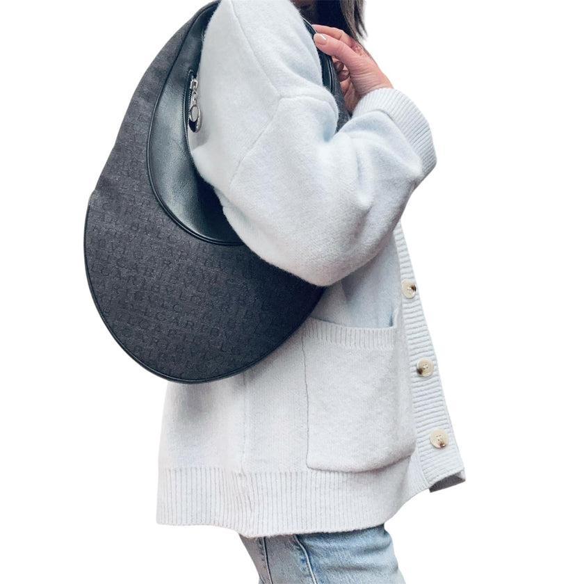 Bvlgari Borsa a spalla modello Hobo in tela monogram e pelle nera