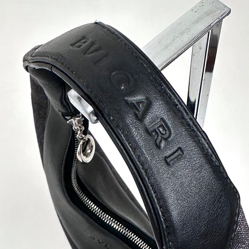 Bvlgari Borsa a spalla modello Hobo in tela monogram e pelle nera
