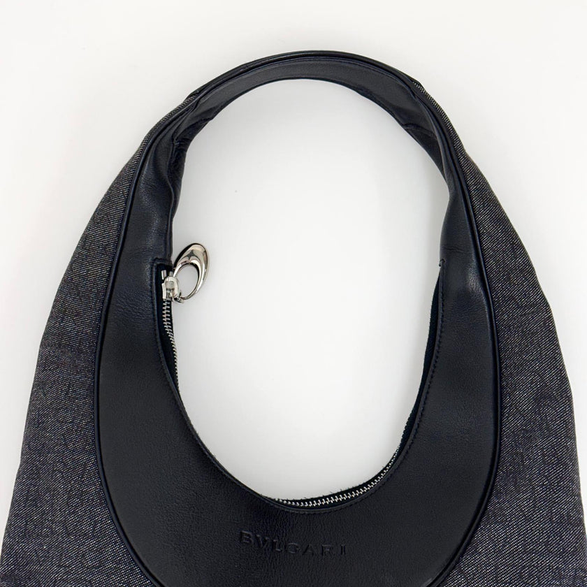 Bvlgari Borsa a spalla modello Hobo in tela monogram e pelle nera