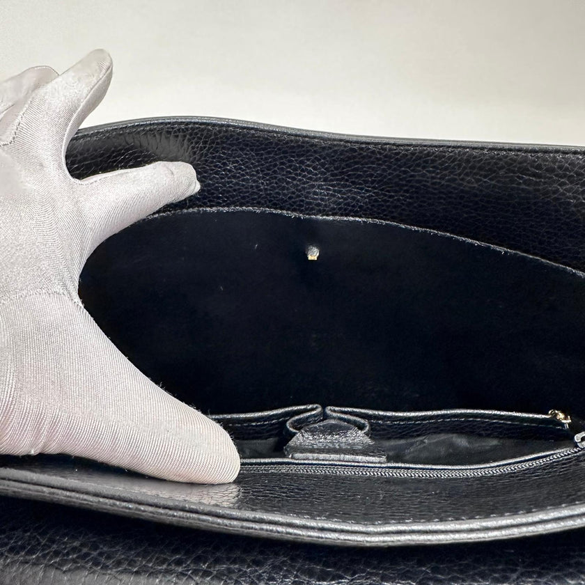 Céline Borsa a mano in pelle nera vintage con chiusura bijoux oro