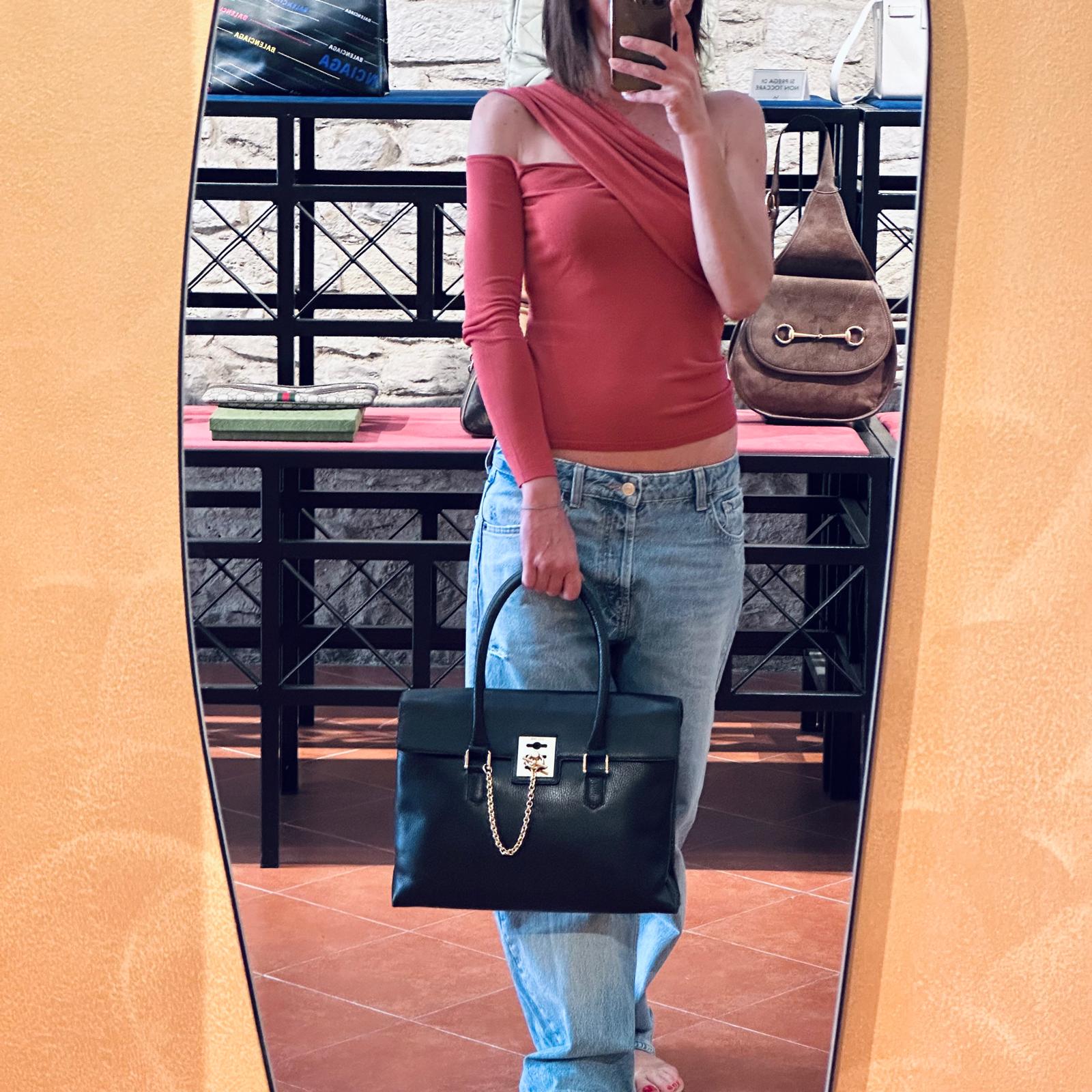 Céline Borsa a mano in pelle nera vintage con chiusura bijoux oro