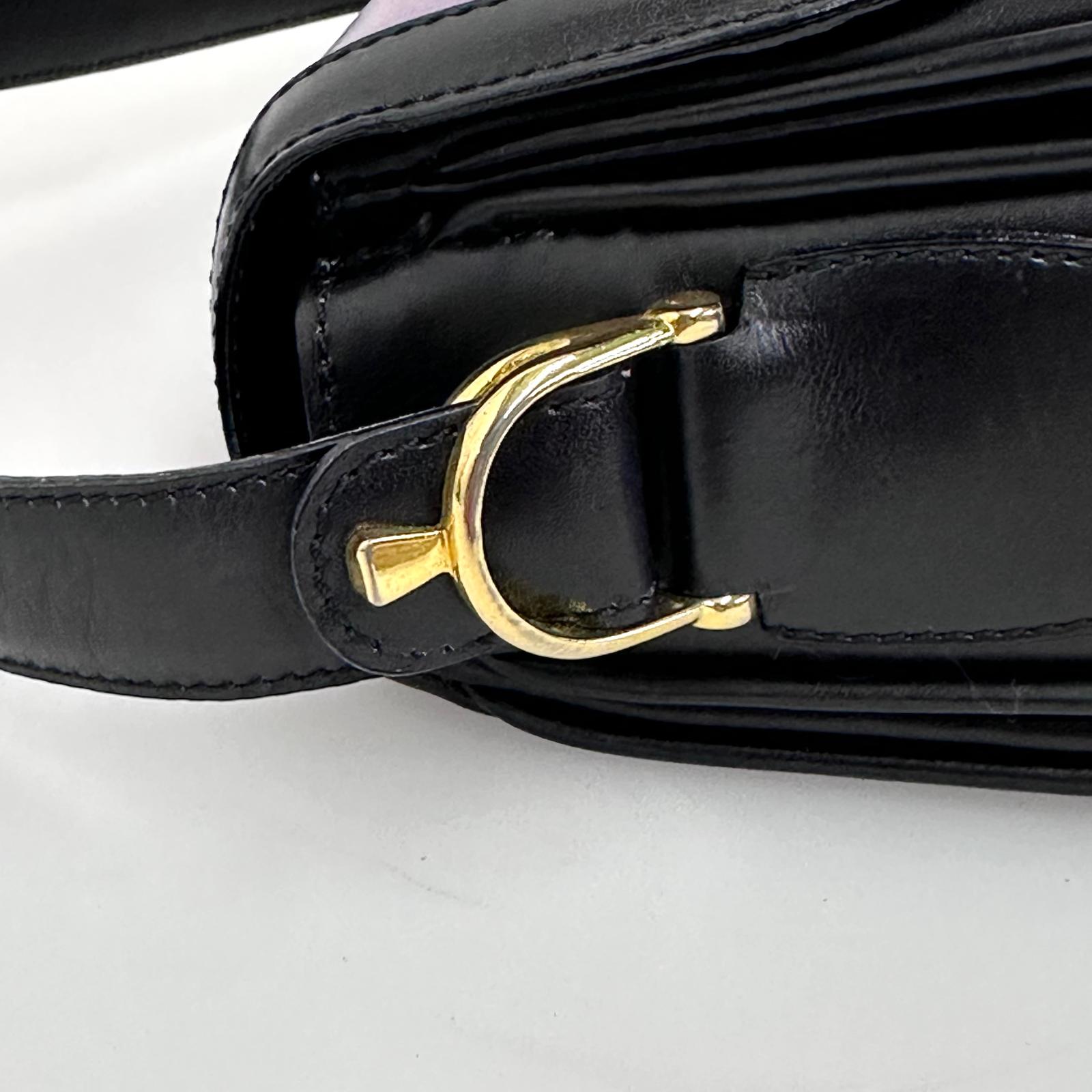 Céline Borsa a spalla vintage in pelle viola con chiusura logo dorata