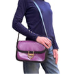 Céline Borsa a spalla vintage in pelle viola con chiusura logo dorata