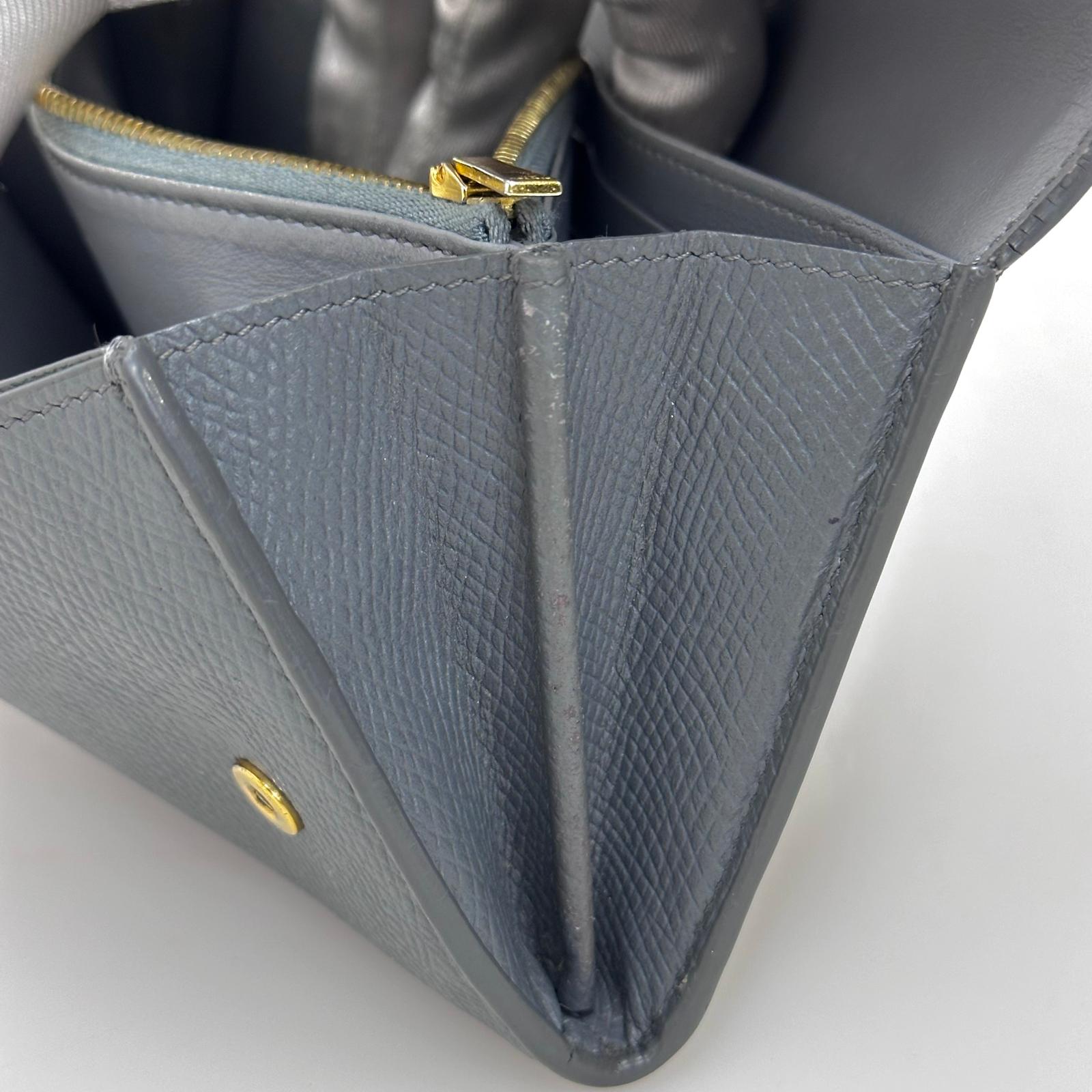 Celine Large Flap Wallet in Pelle di Vitello Granata Grigio