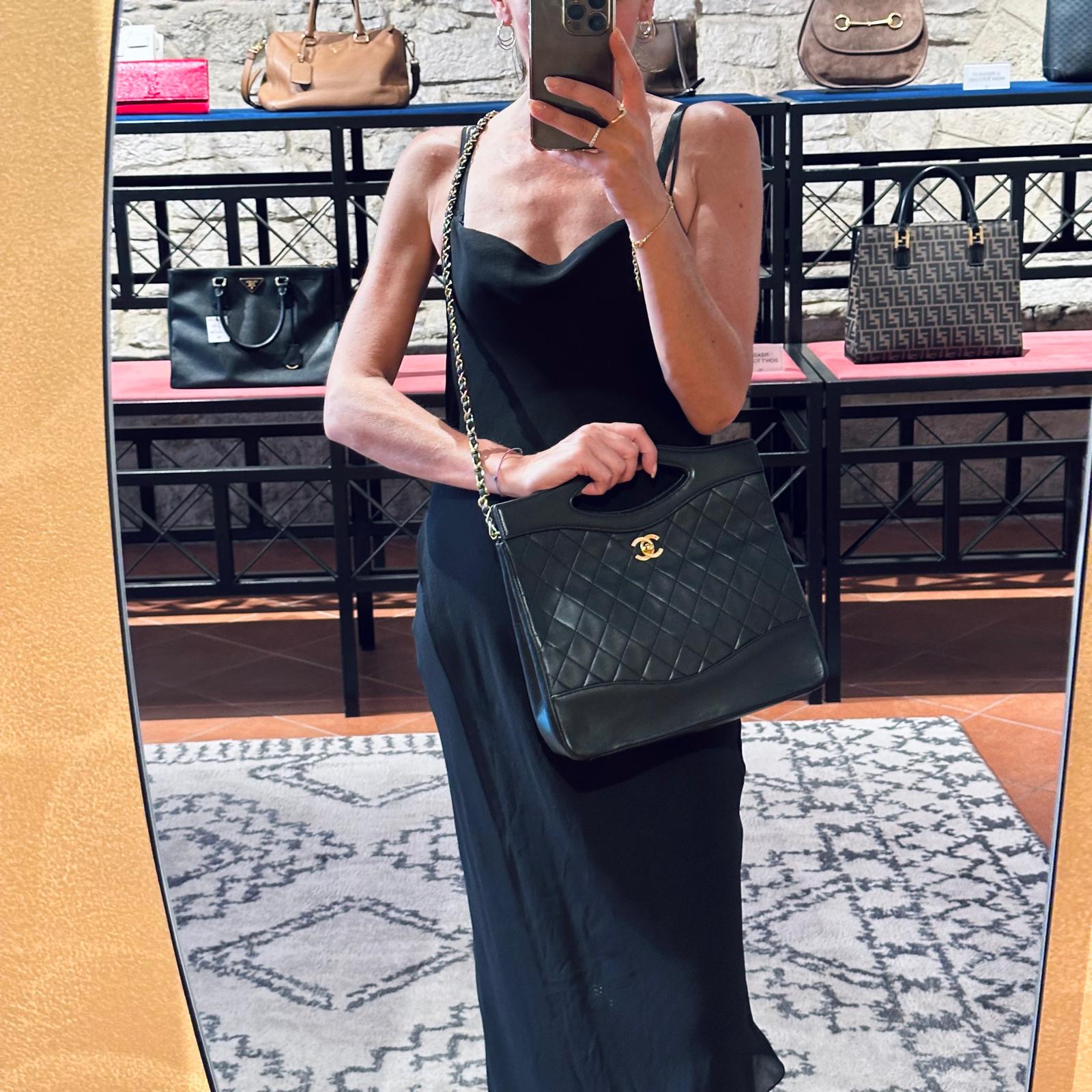 Chanel 31 Borsa Vintage Nera in Pelle Matelassé con Tracolla
