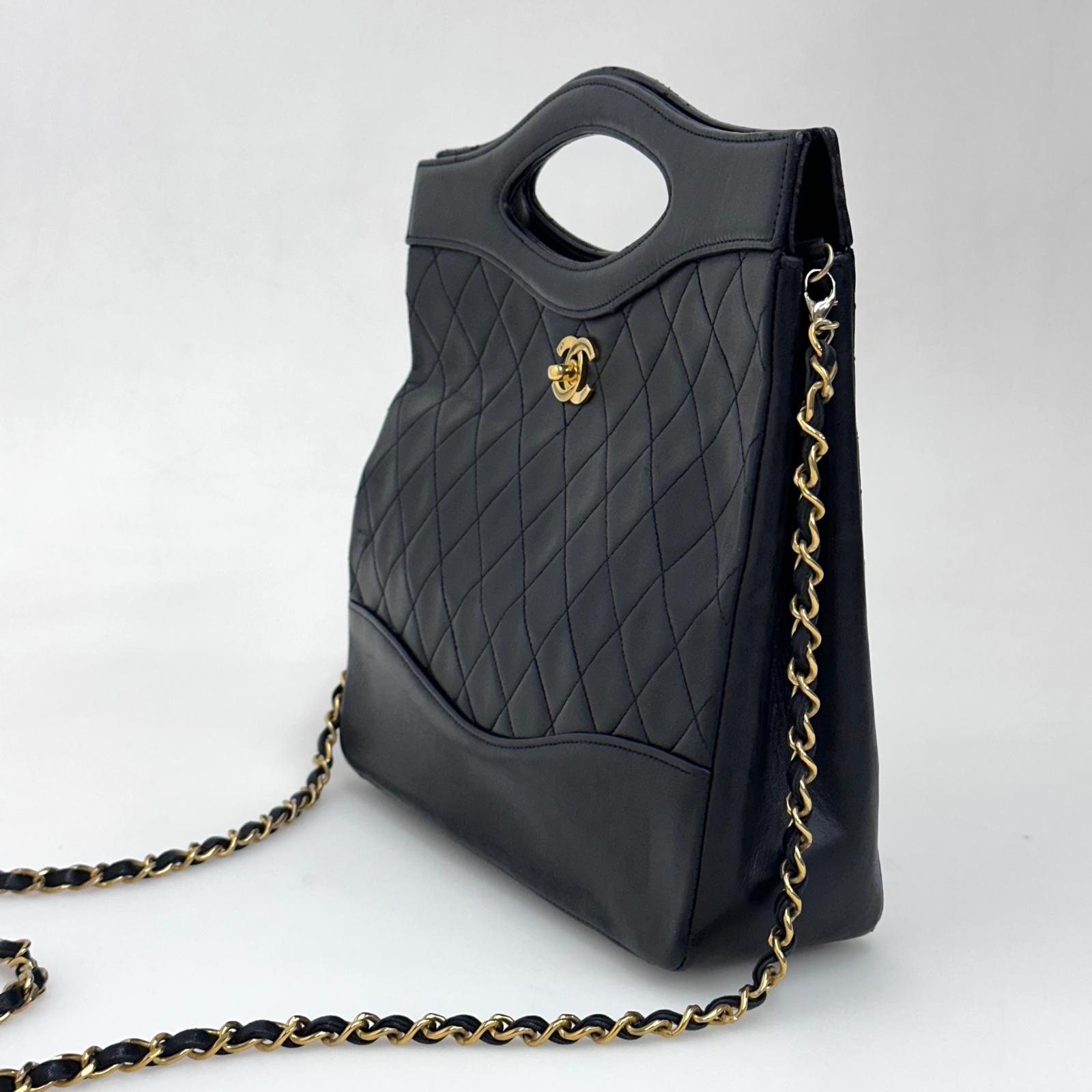 Chanel 31 Borsa Vintage Nera in Pelle Matelassé con Tracolla