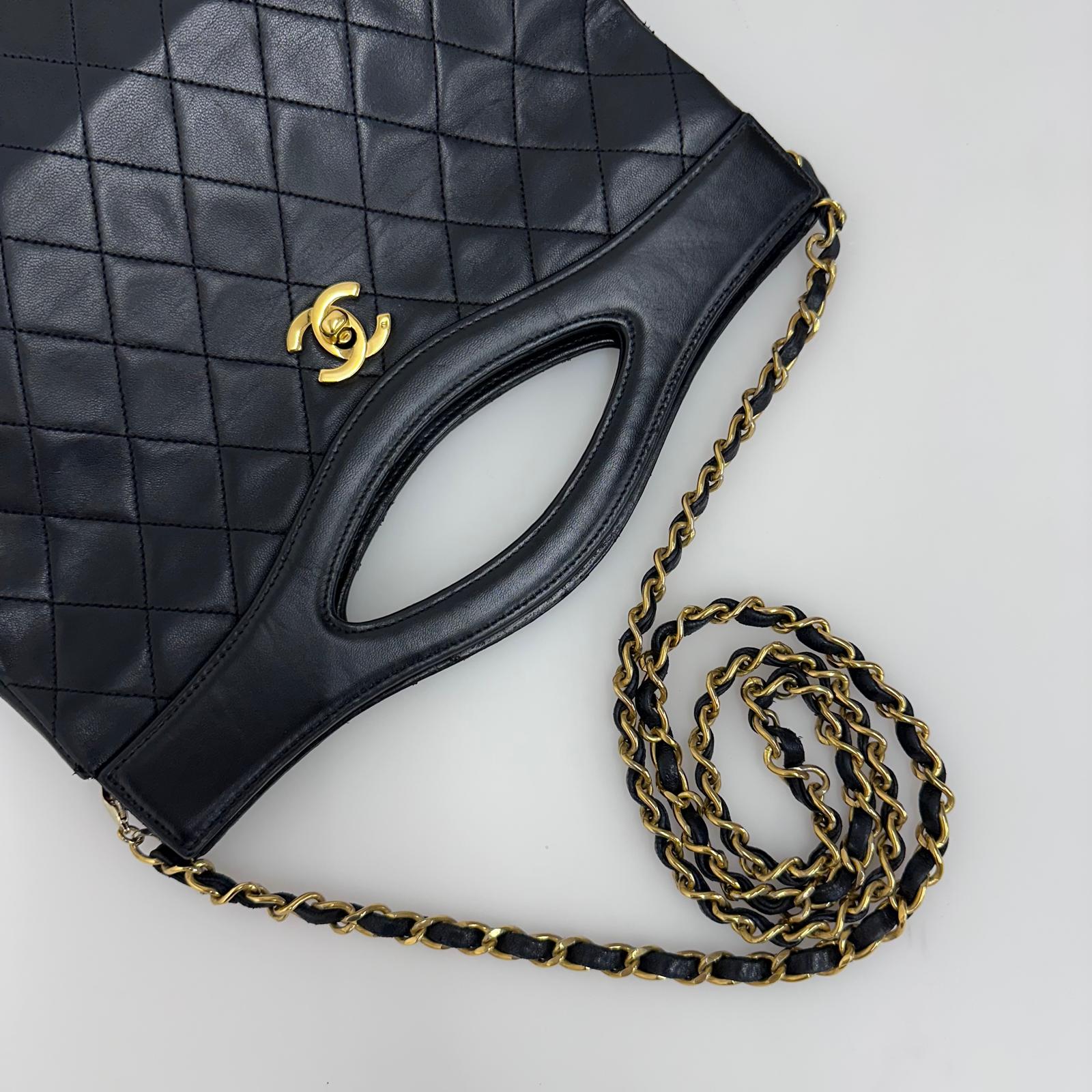 Chanel 31 Borsa Vintage Nera in Pelle Matelassé con Tracolla
