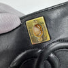 Chanel Borsa Classic Flap 25 in Pelle Nera con Finiture in Oro 24k
