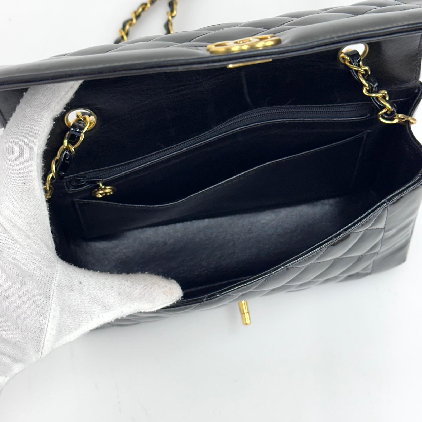 Chanel Borsa Diana Vintage in Vernice Nera Matelassé