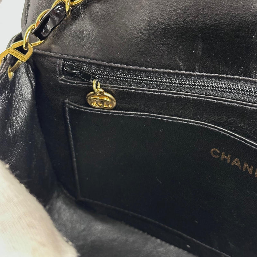 Chanel Borsa Diana Vintage in Vernice Nera Matelassé