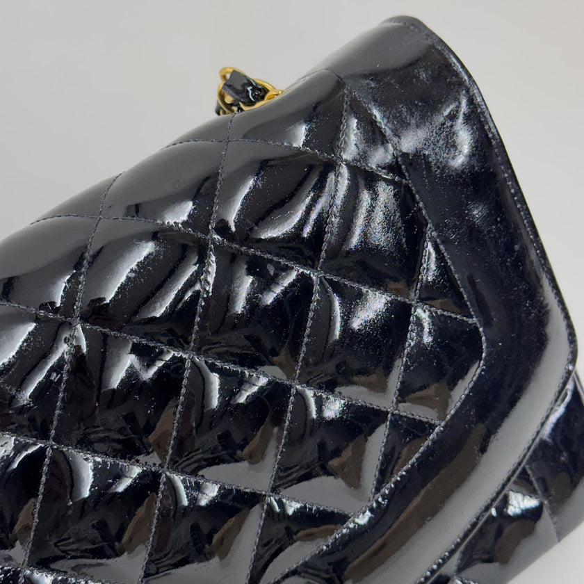 Chanel Borsa Diana Vintage in Vernice Nera Matelassé