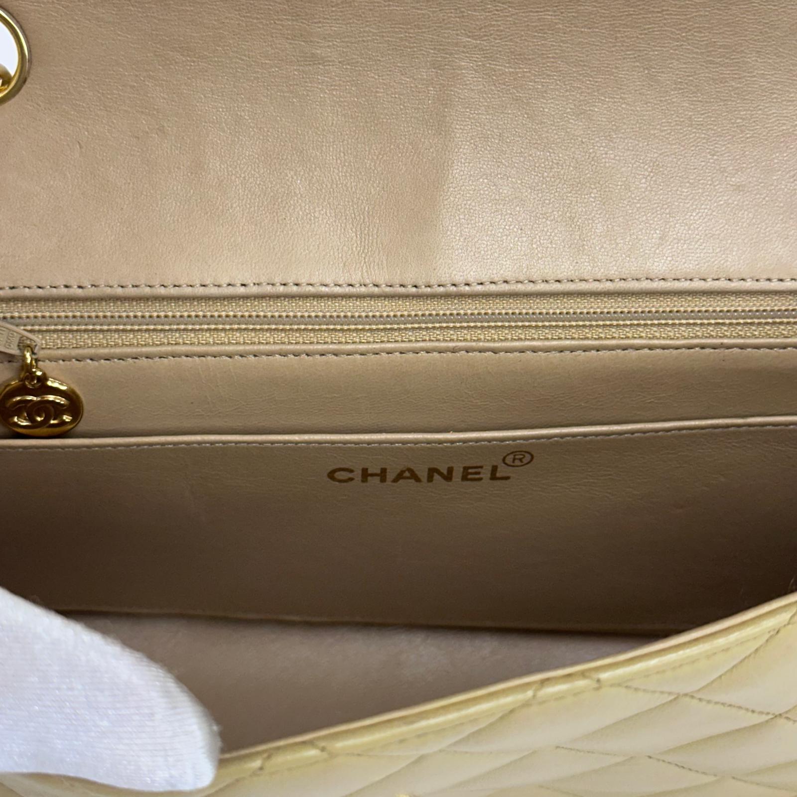 Chanel Borsa Diana Vintage in pelle beige