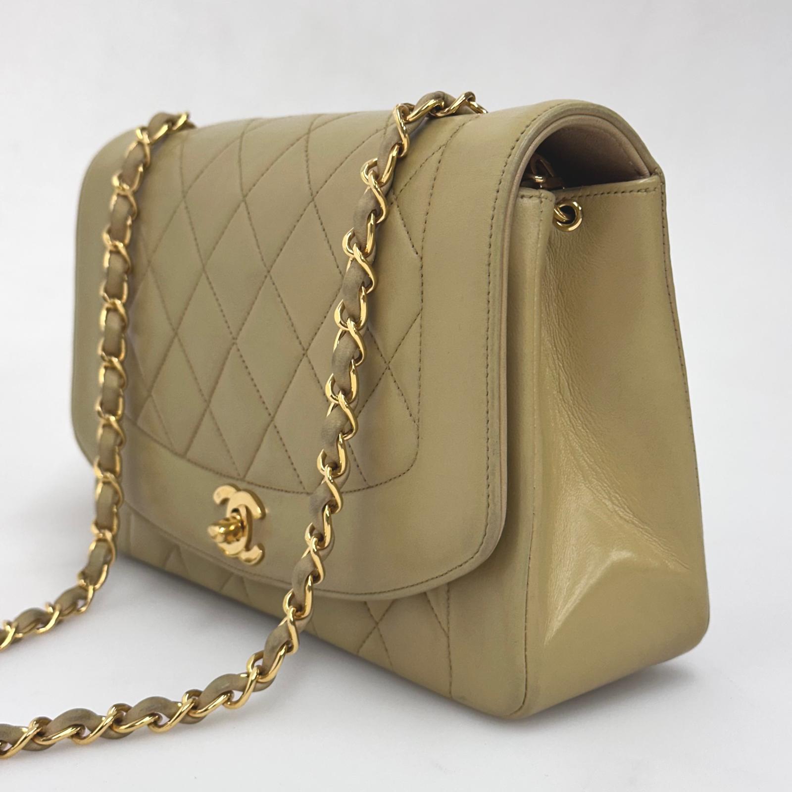 Chanel Borsa Diana Vintage in pelle beige